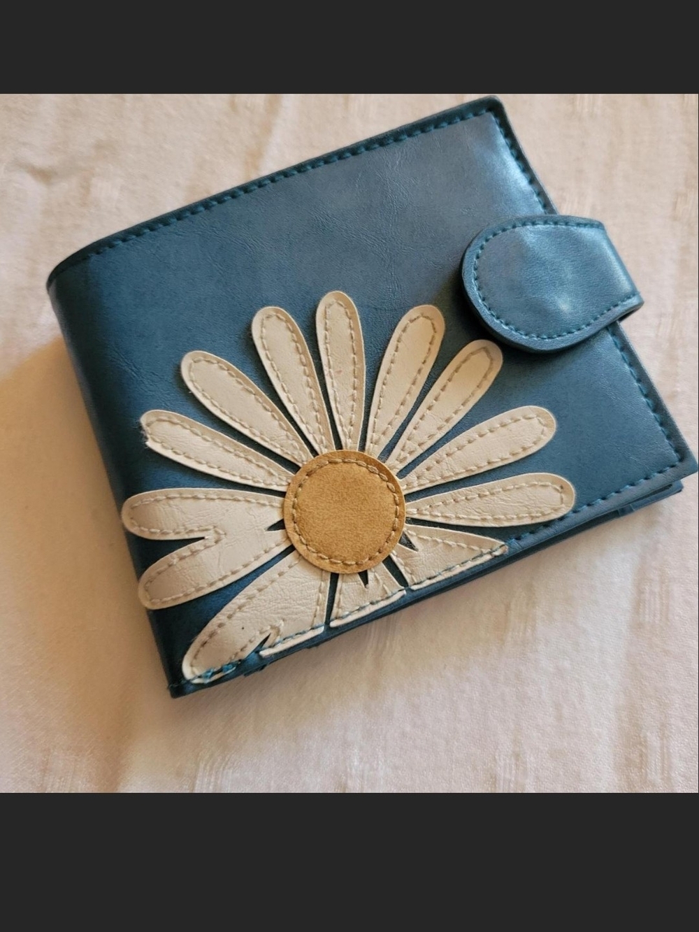 Lavishy Teal Daisy Appliqué Card Holder Wallet